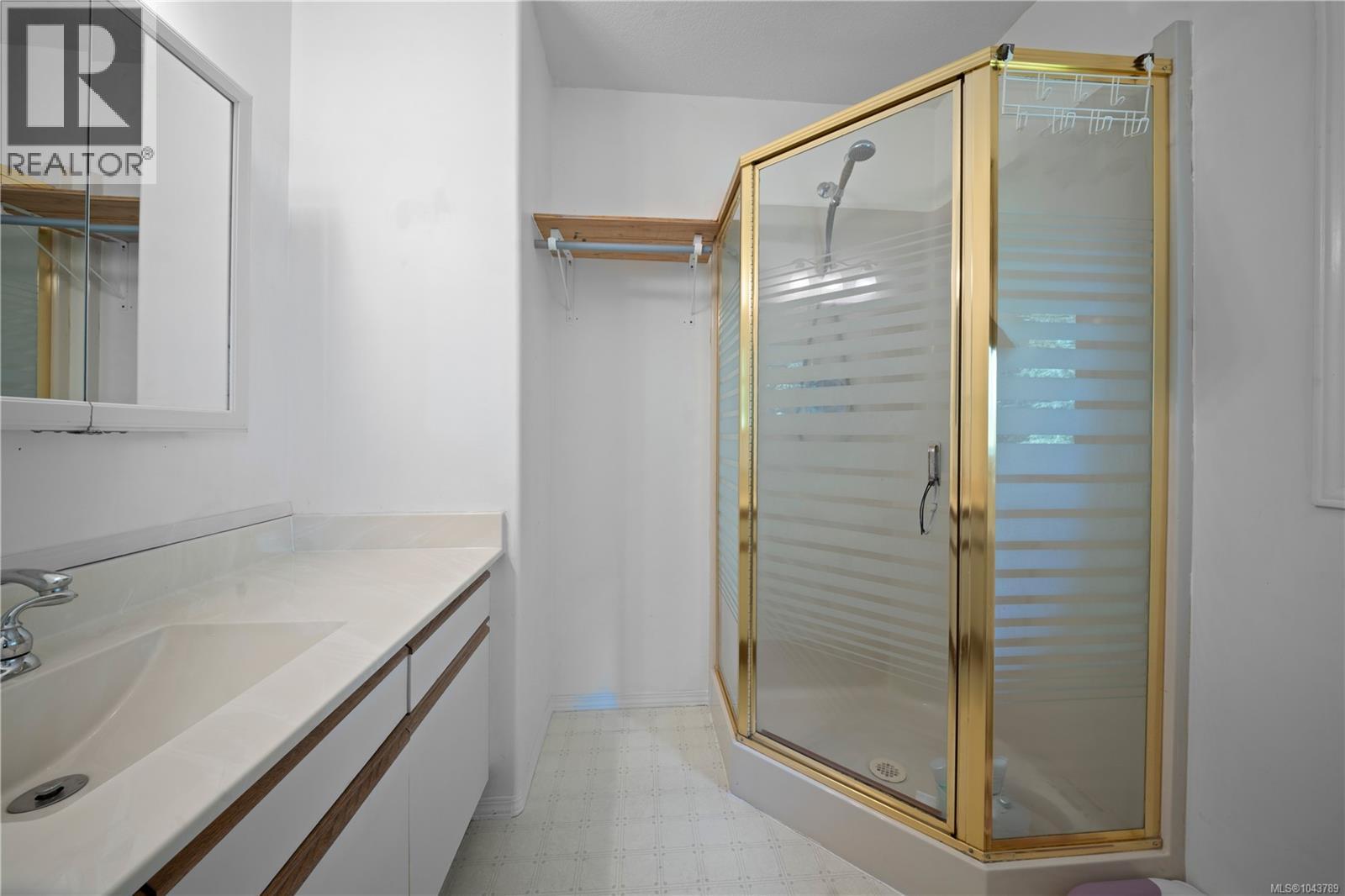 5334 Georgiaview Cres - 38