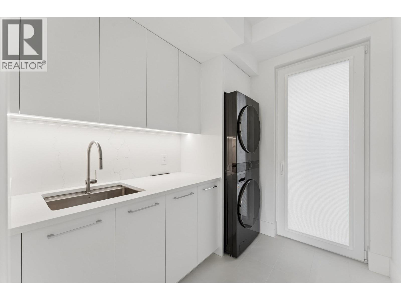 1202 DUCHESS AVENUE, West Vancouver