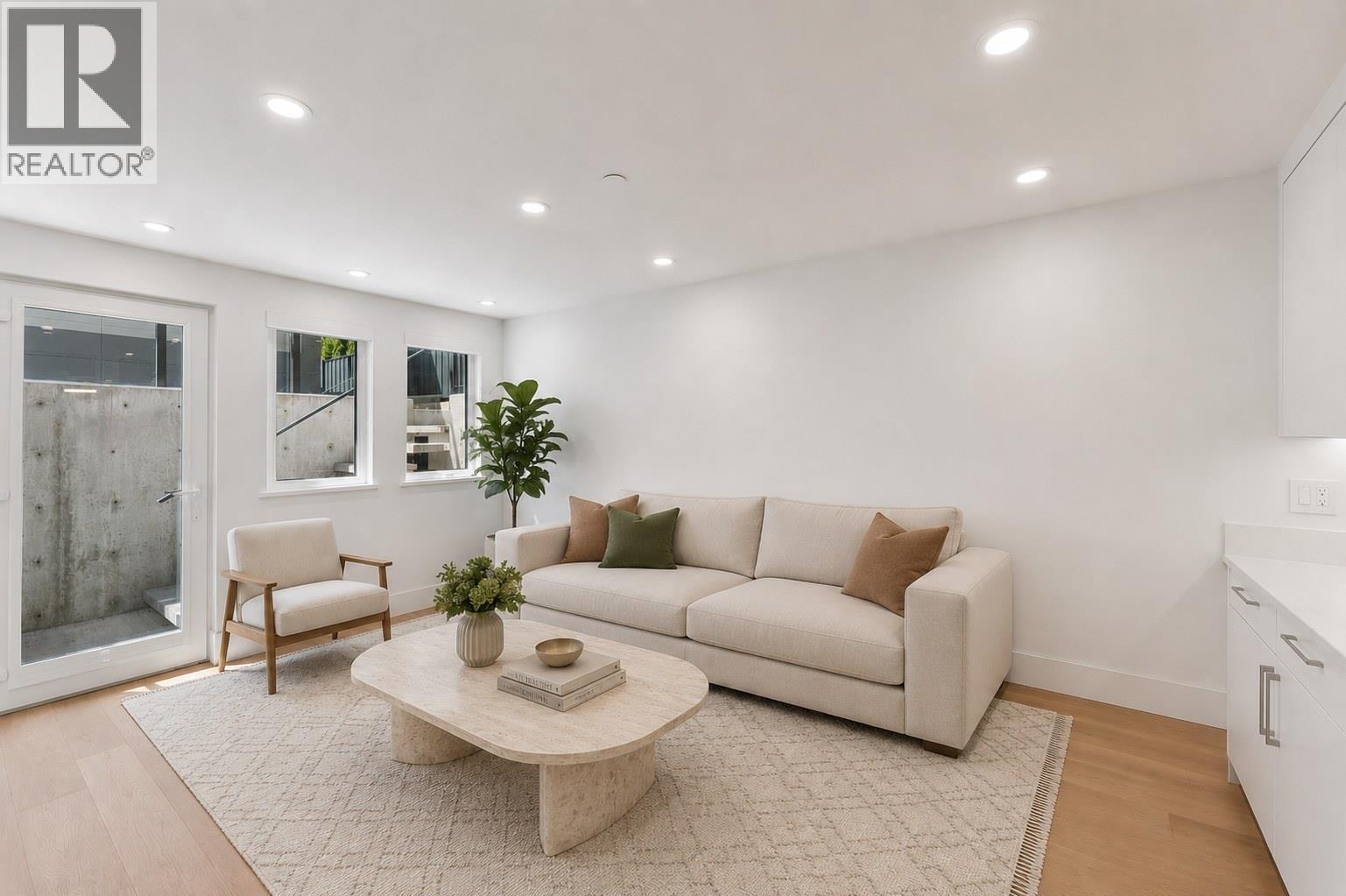 1202 DUCHESS AVENUE, West Vancouver