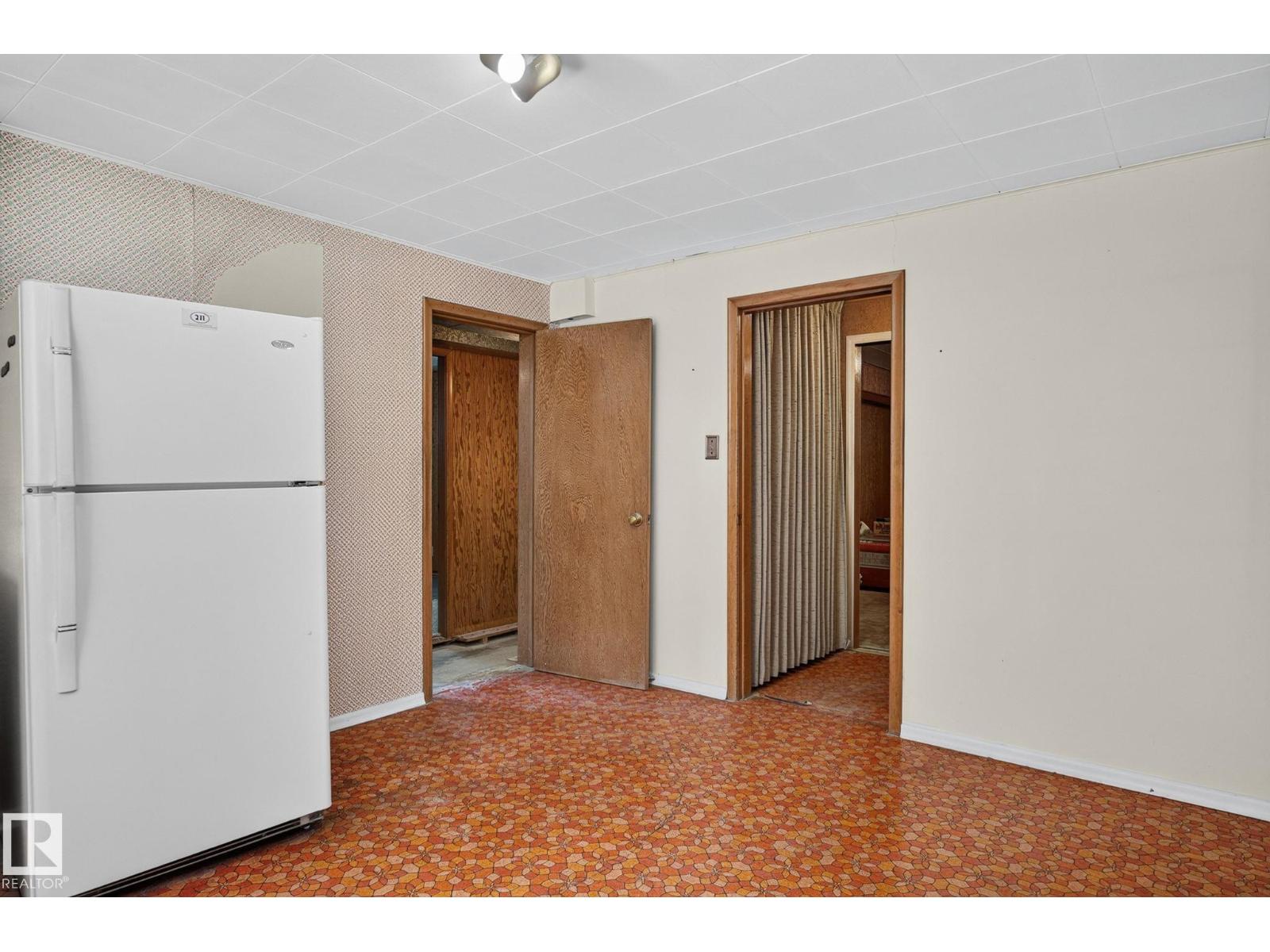 12908 104 ST NW - 32