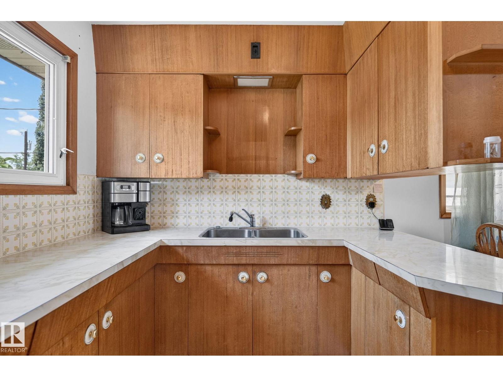 12908 104 ST NW - 11