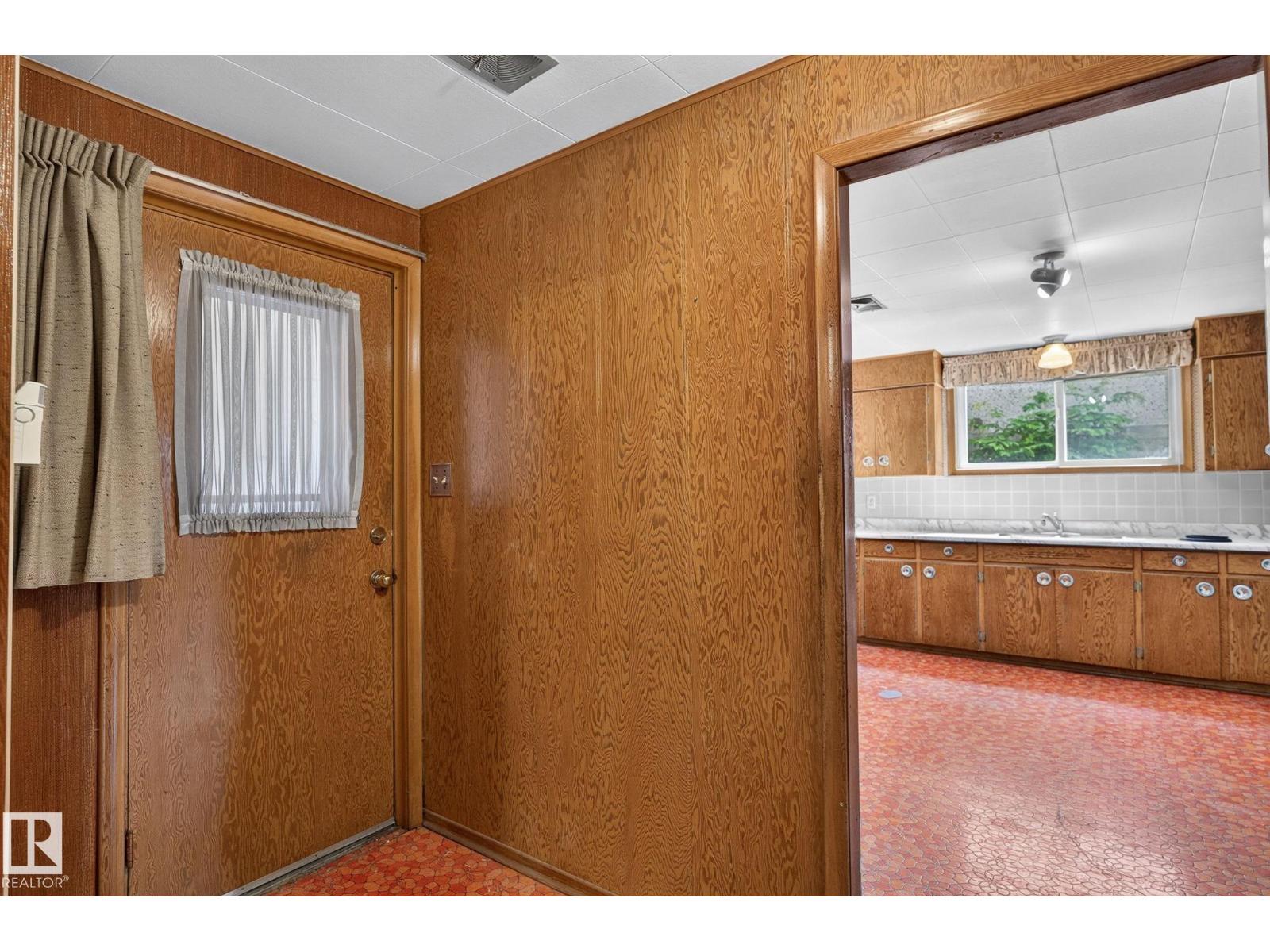 12908 104 ST NW - 28