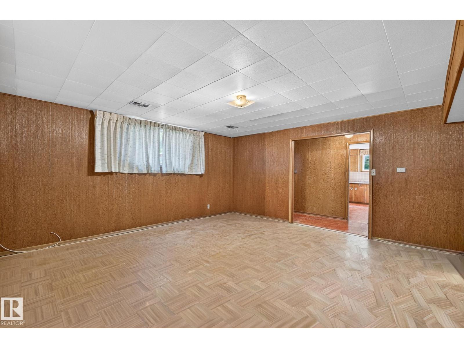 12908 104 ST NW - 35