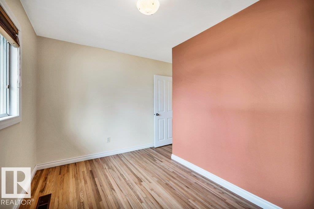 4809 32 St. - 24