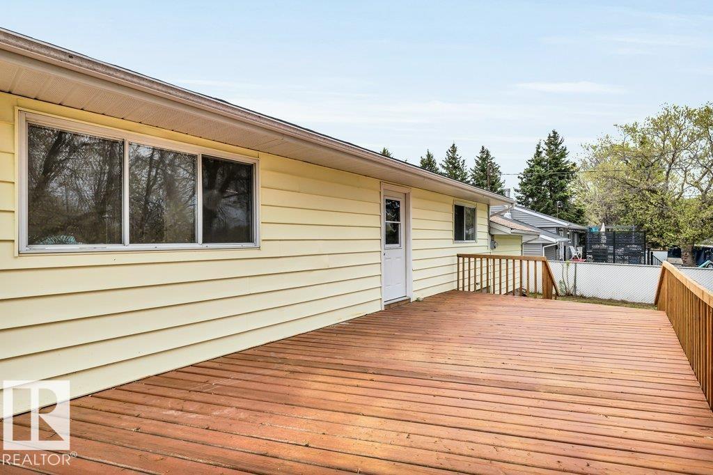 4809 32 St. - 36