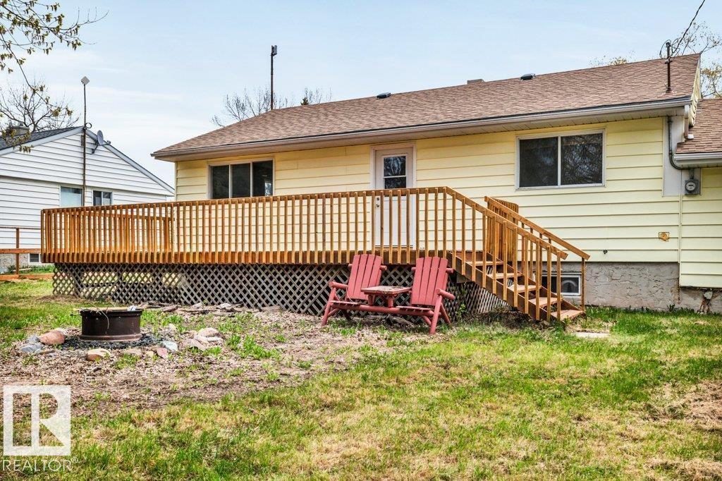 4809 32 St. - 38