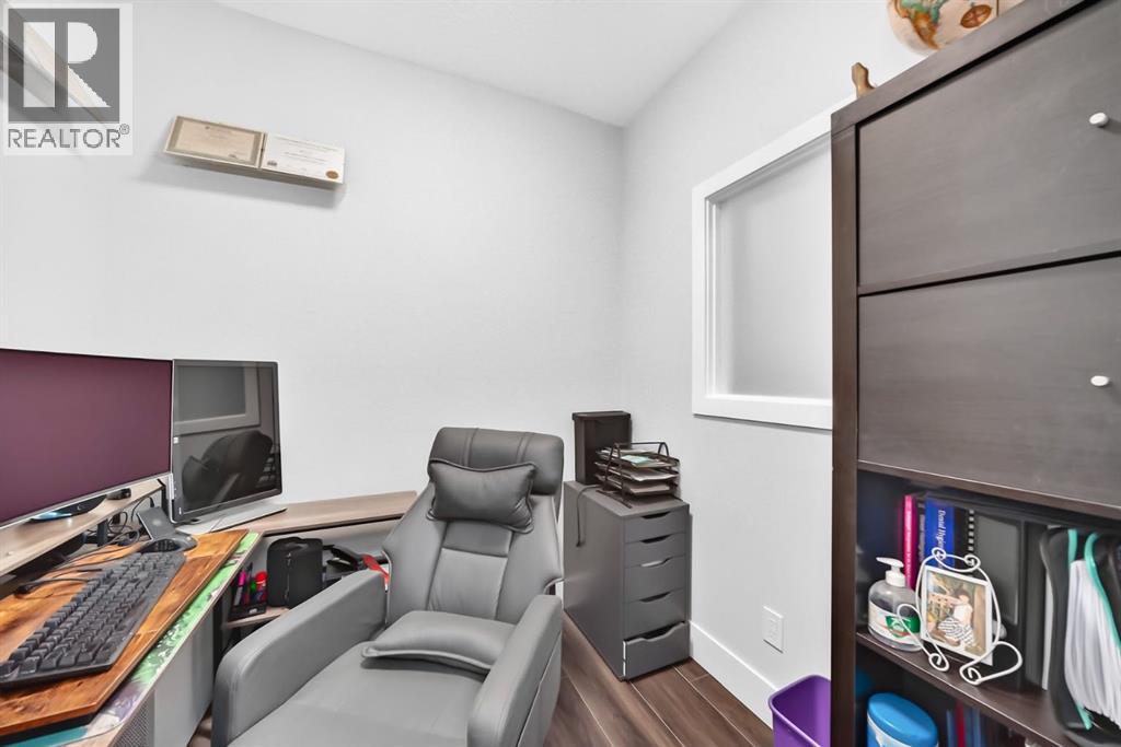 86 Carringvue Manor NW - 11