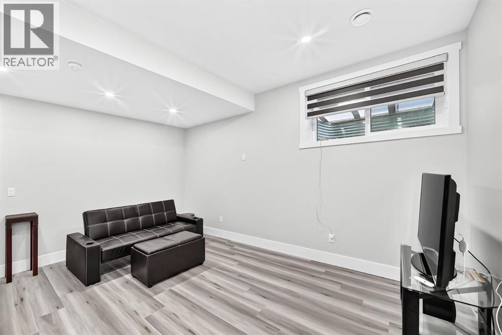 86 Carringvue Manor NW - 24
