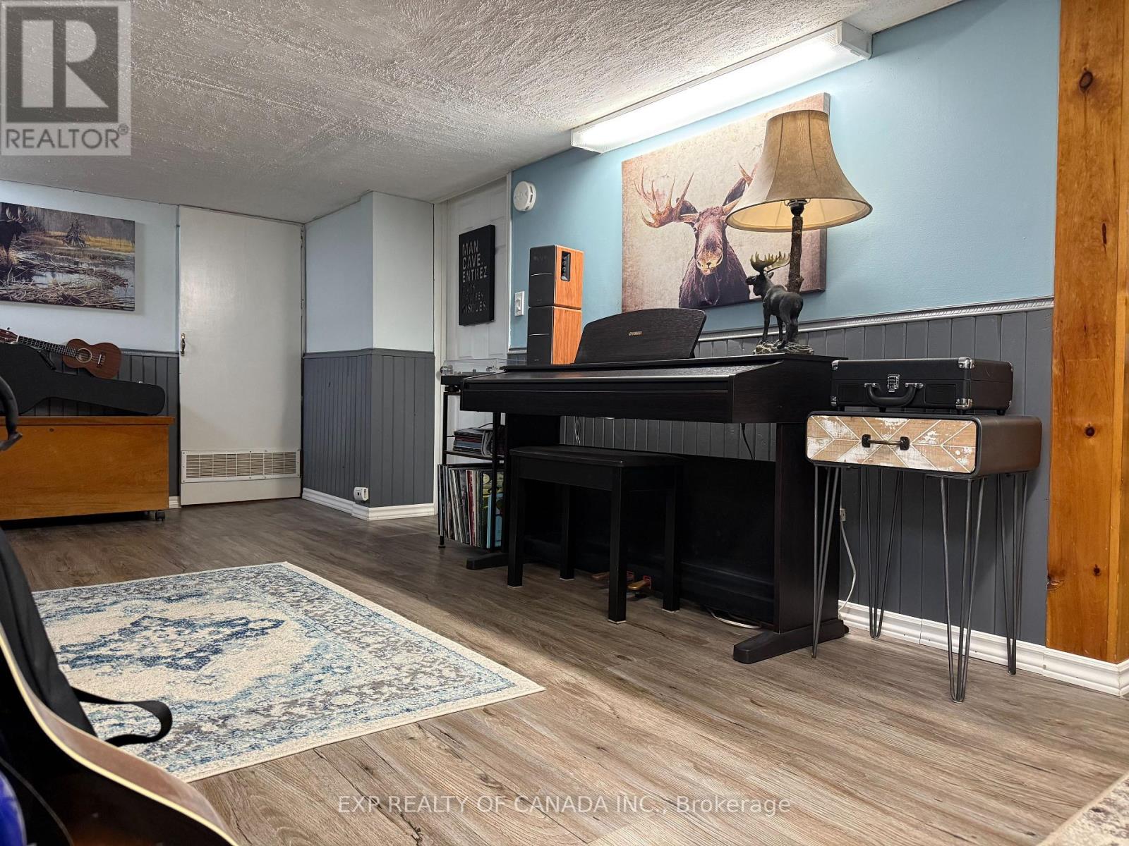 609 PINE STREET S - 23