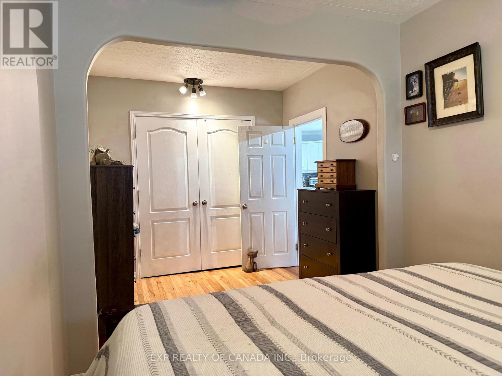 609 PINE STREET S - 13