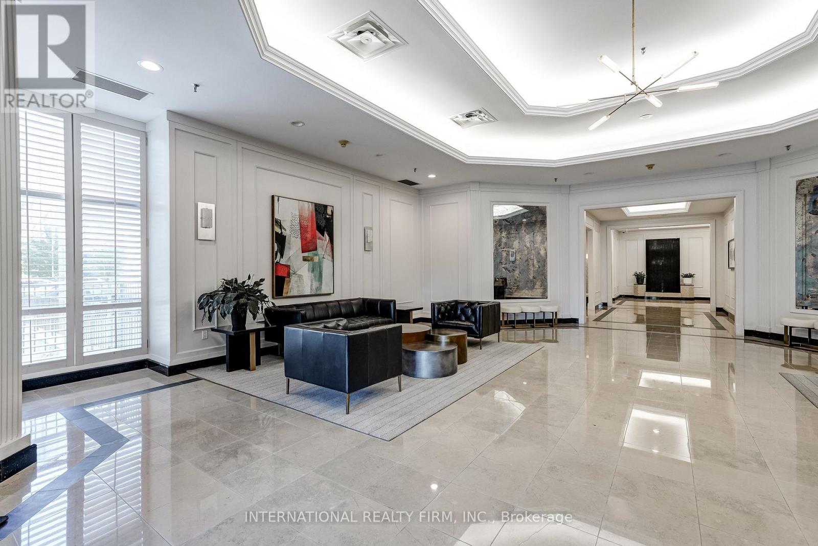 #906 8 HILLCREST AVENUE - 17