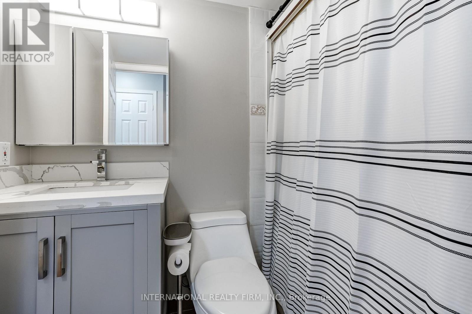 #906 8 HILLCREST AVENUE - 9