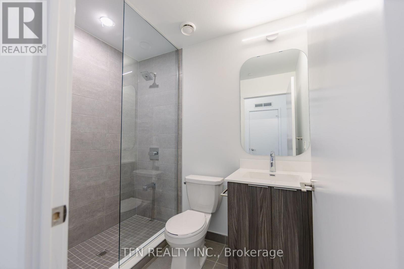 #513 15 RICHARDSON STREET - 4