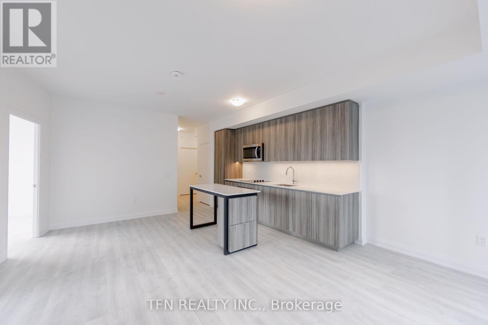 #1318 15 RICHARDSON STREET - 1