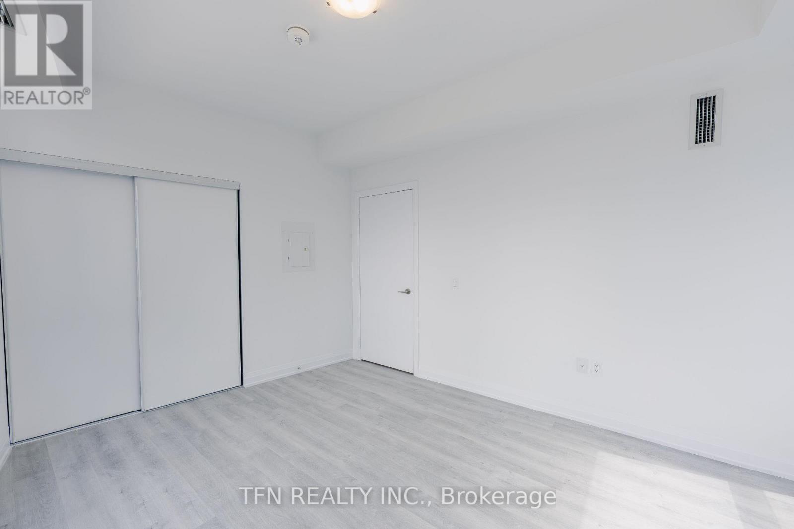 #1318 15 RICHARDSON STREET - 14