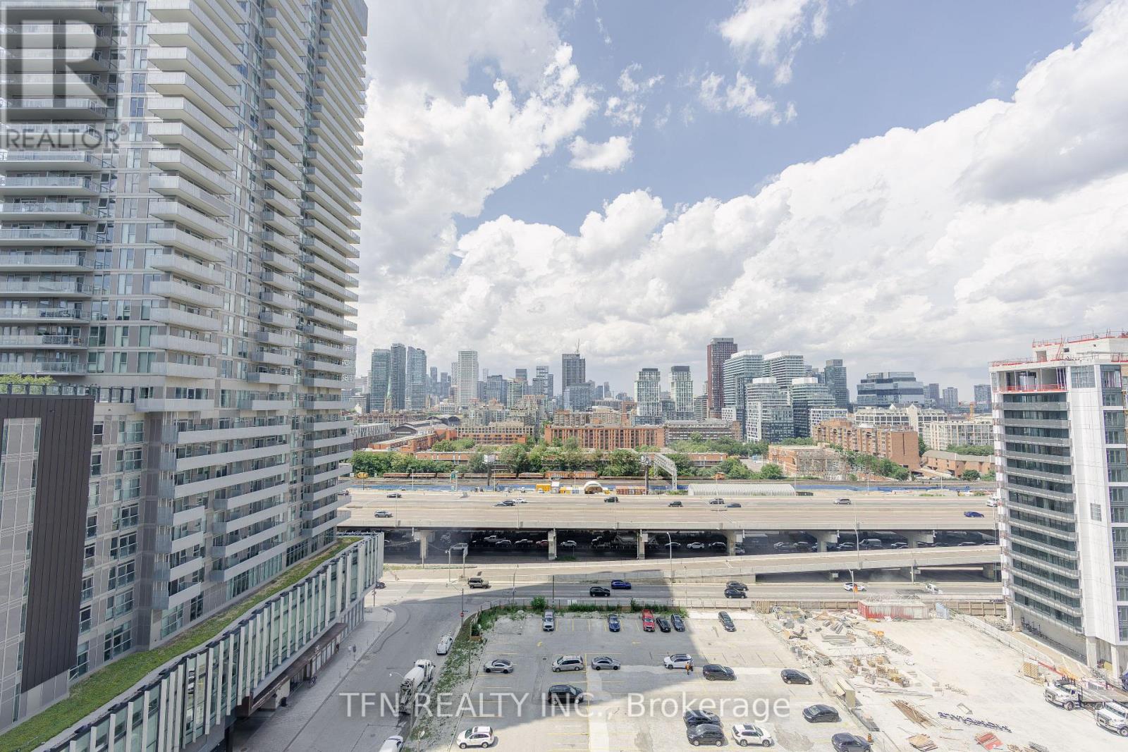 #1318 15 RICHARDSON STREET - 19