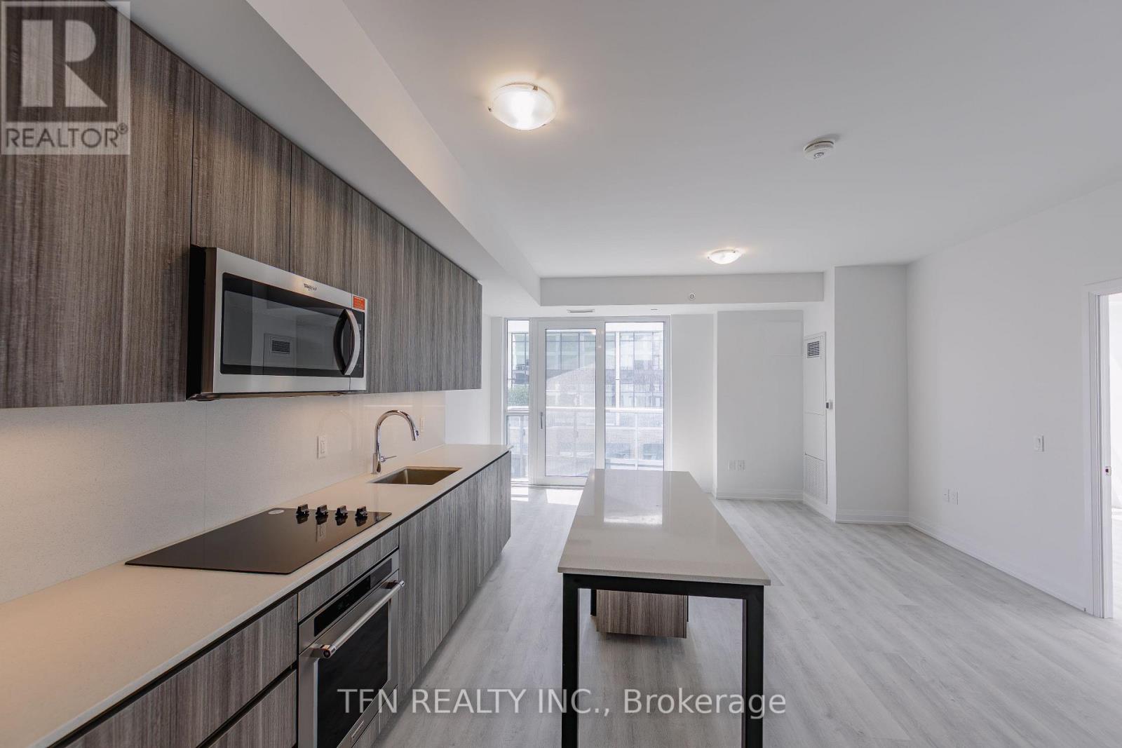 #1318 15 RICHARDSON STREET - 3