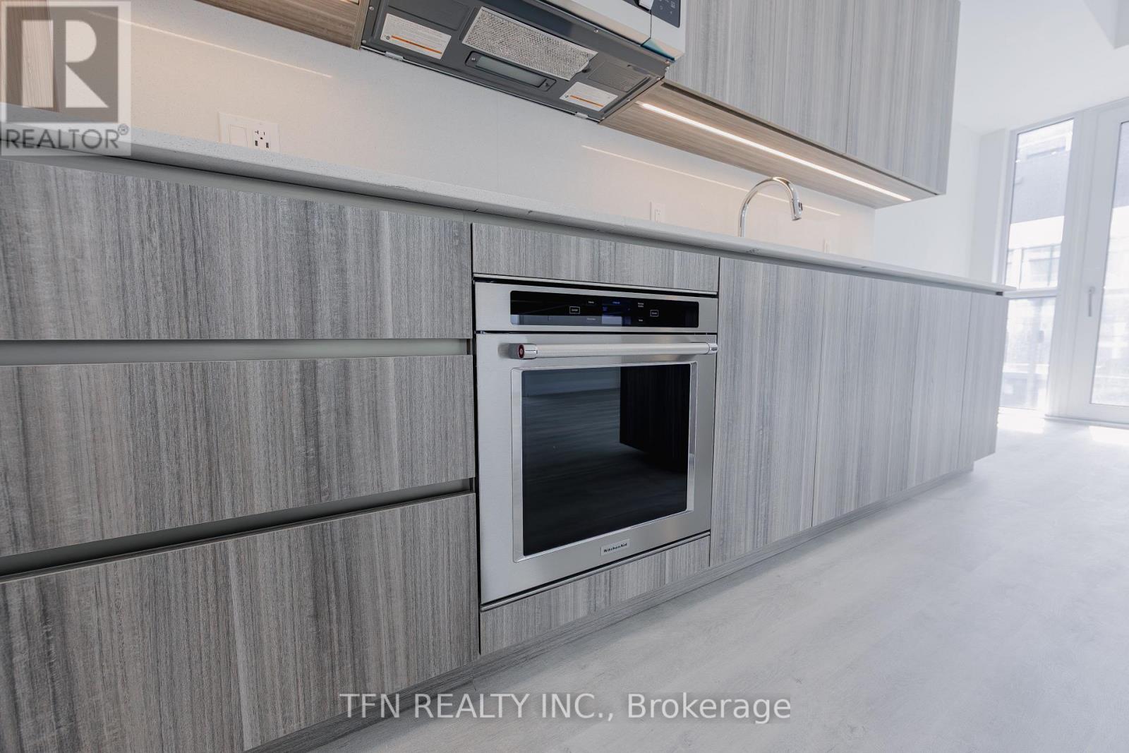 #1318 15 RICHARDSON STREET - 7