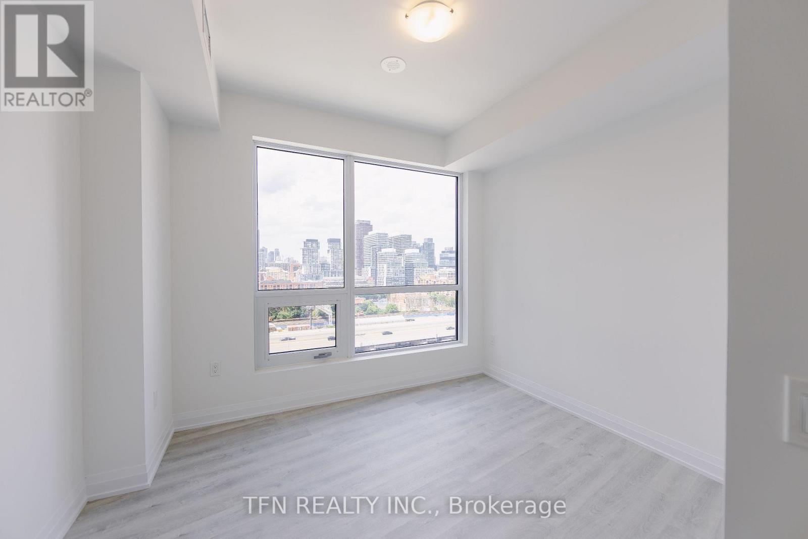 #1318 15 RICHARDSON STREET - 9