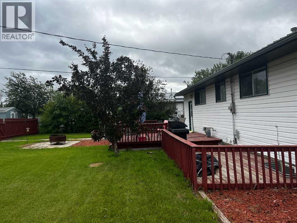 119 3 Avenue W - 2