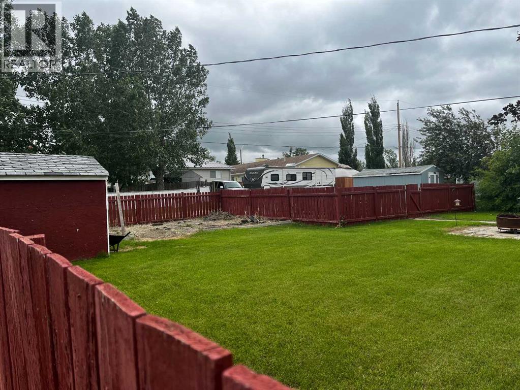 119 3 Avenue W - 4