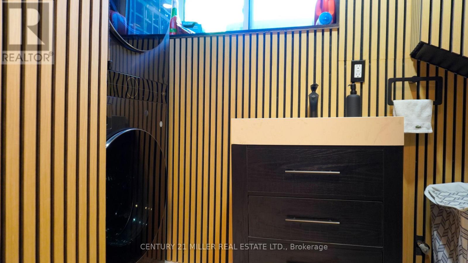 2442 WOBURN CRESCENT - Image 33