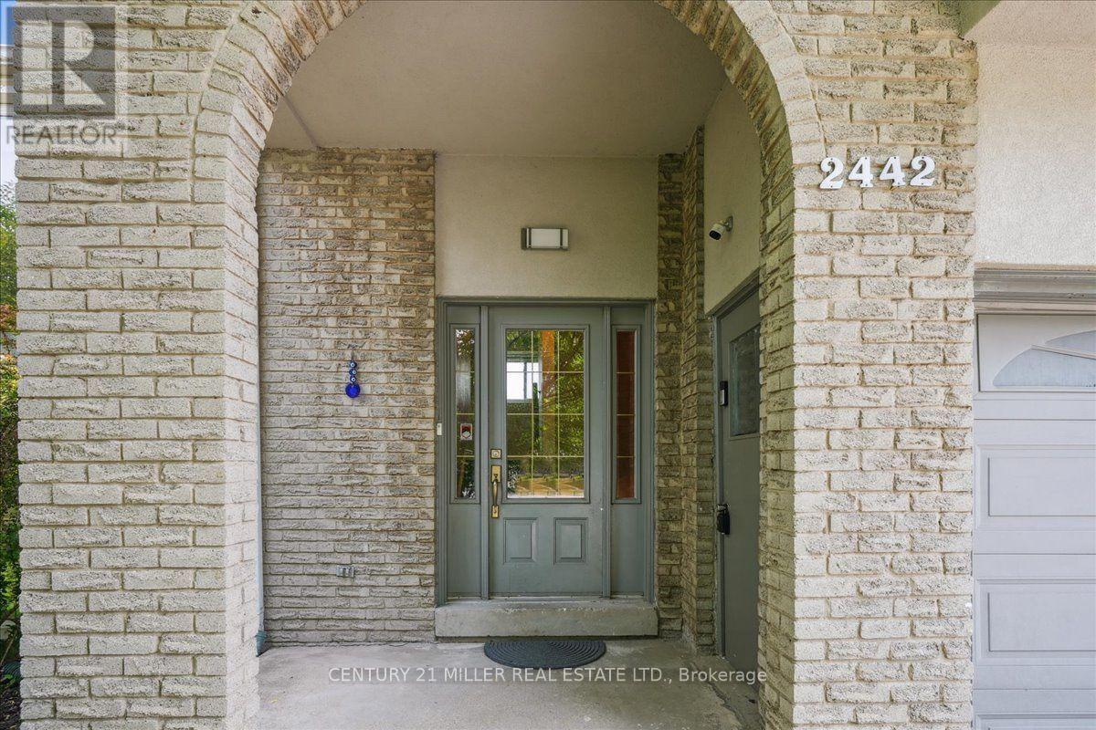 2442 WOBURN CRESCENT - 4