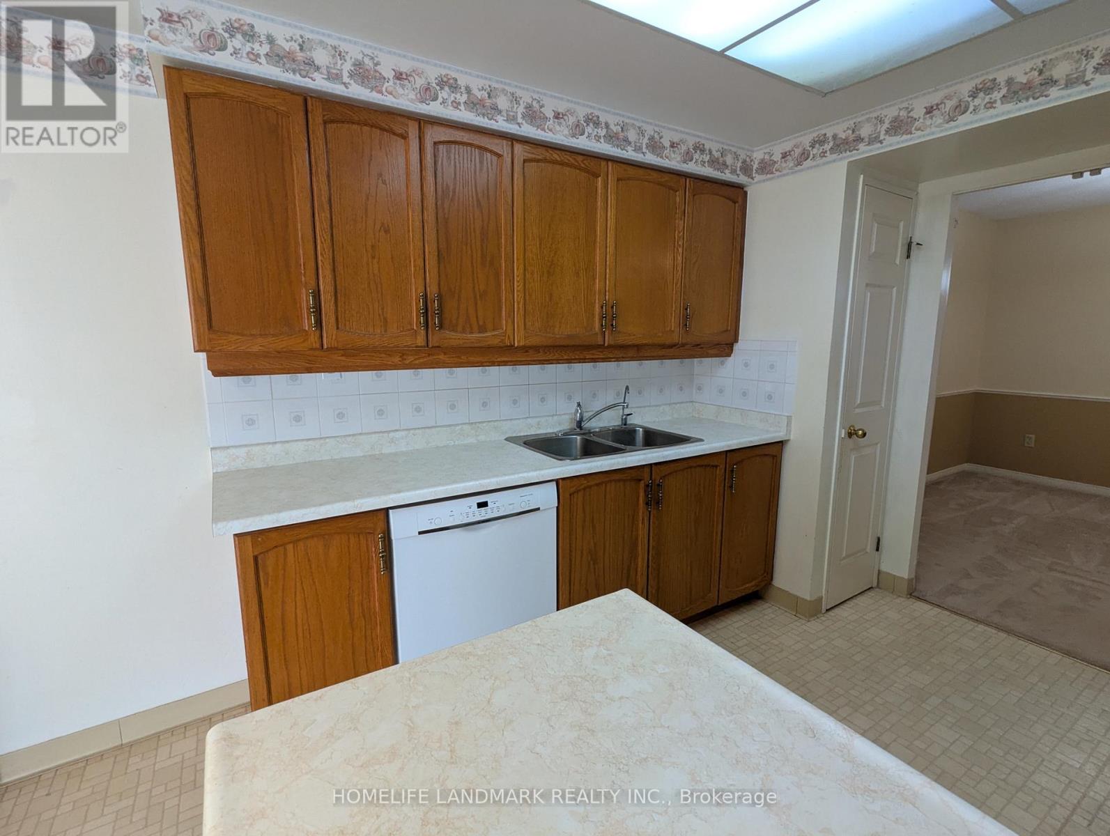 #306 265 WESTCOURT PLACE - 9
