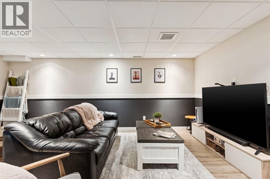 #18 11240 6 Street SW - 26