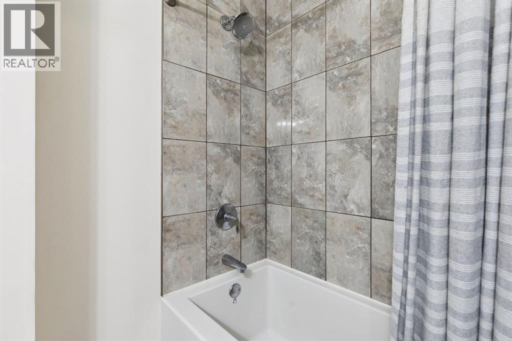 #18 11240 6 Street SW - 25