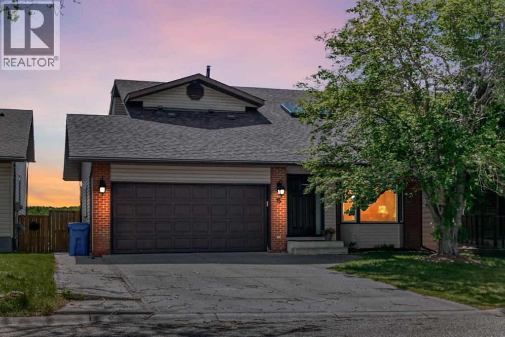 15 Hawkcliff Way NW - 1