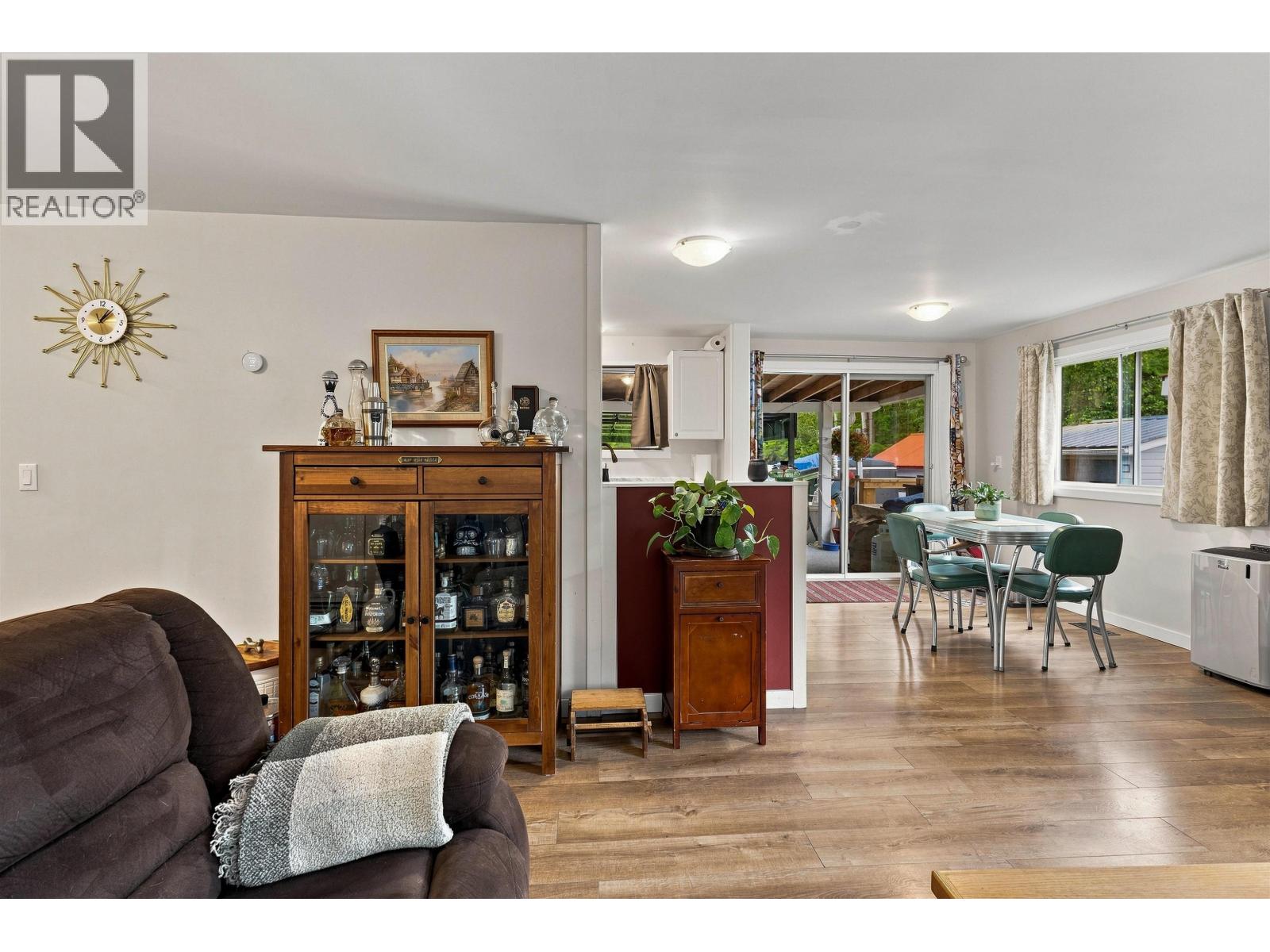2945 THORNHILL STREET - 12