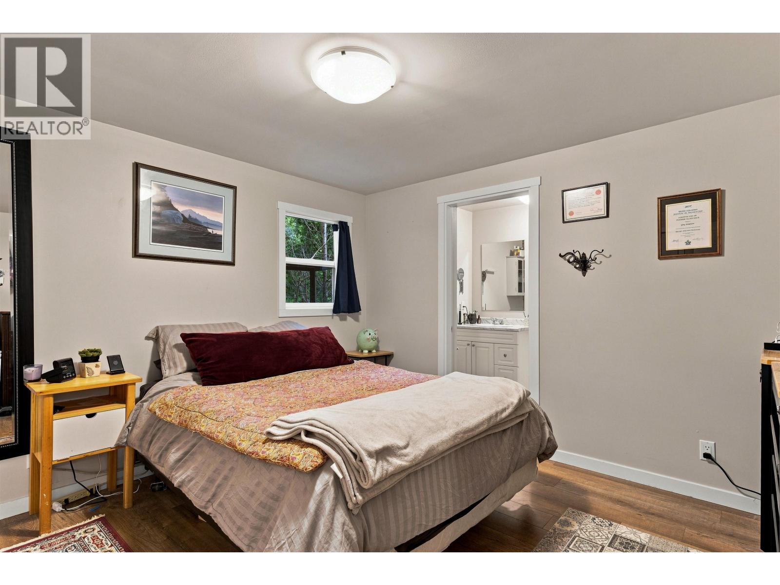 2945 THORNHILL STREET - Image 16