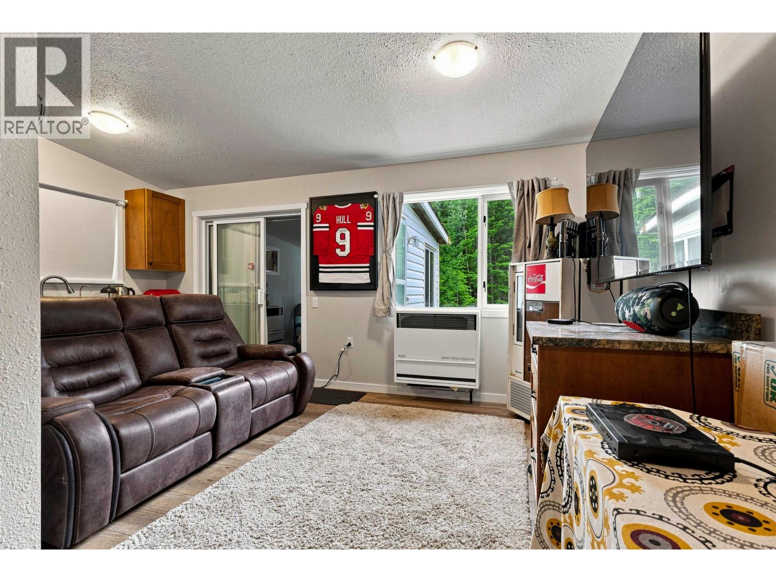 2945 THORNHILL STREET - Image 20