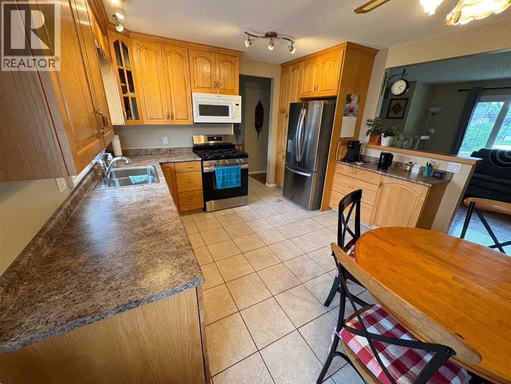 9610 79 Avenue - 4