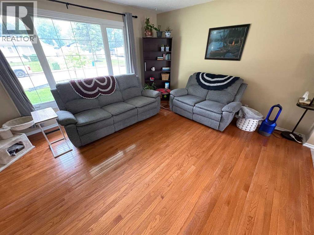 9610 79 Avenue - 6