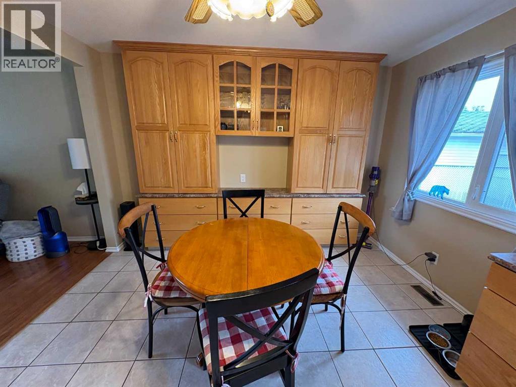 9610 79 Avenue - 5