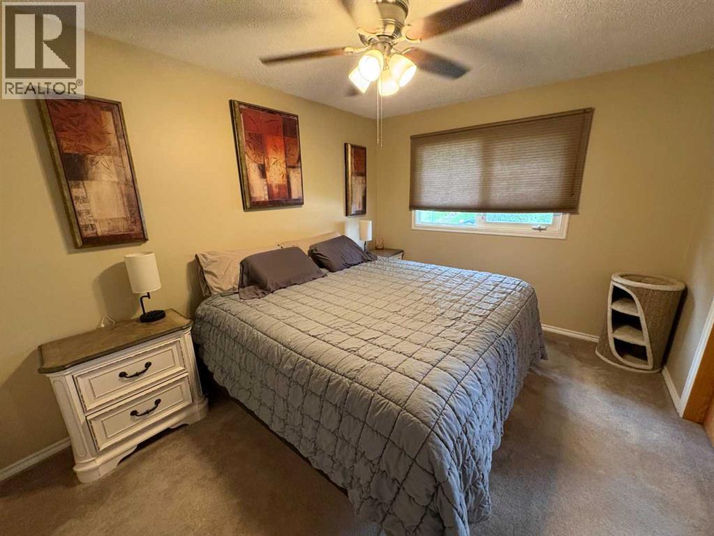 9610 79 Avenue - 10