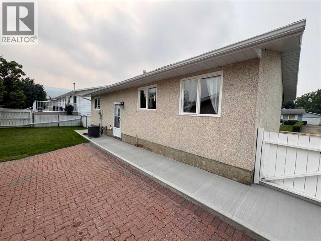 9610 79 Avenue - 23
