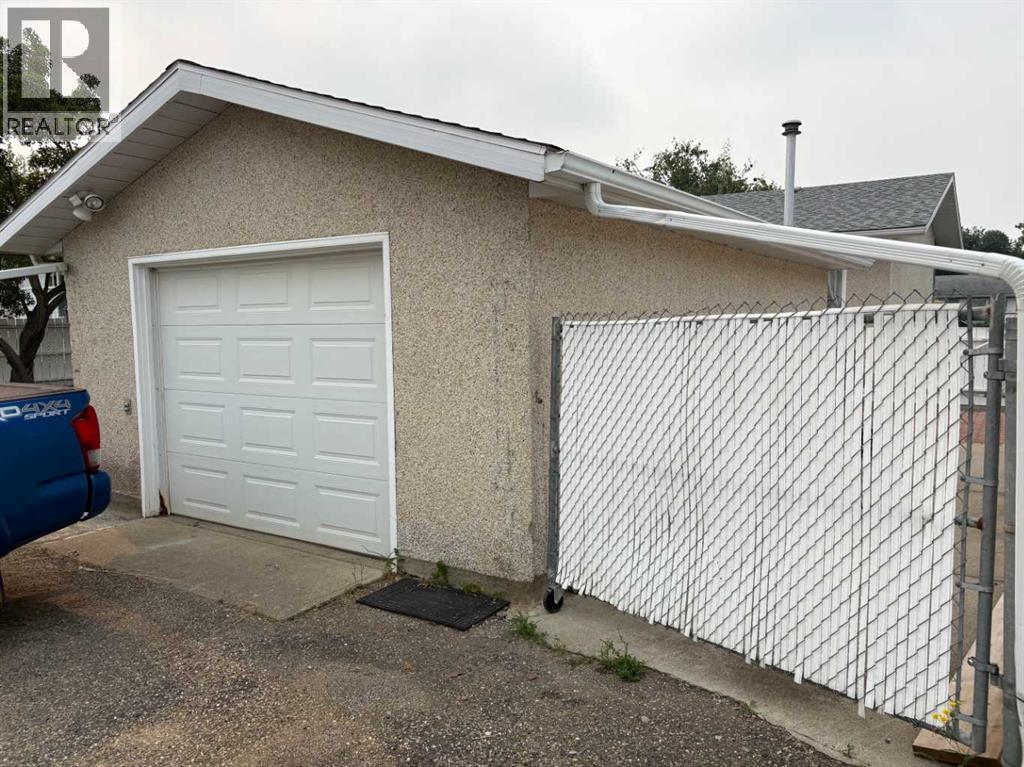 9610 79 Avenue - 25