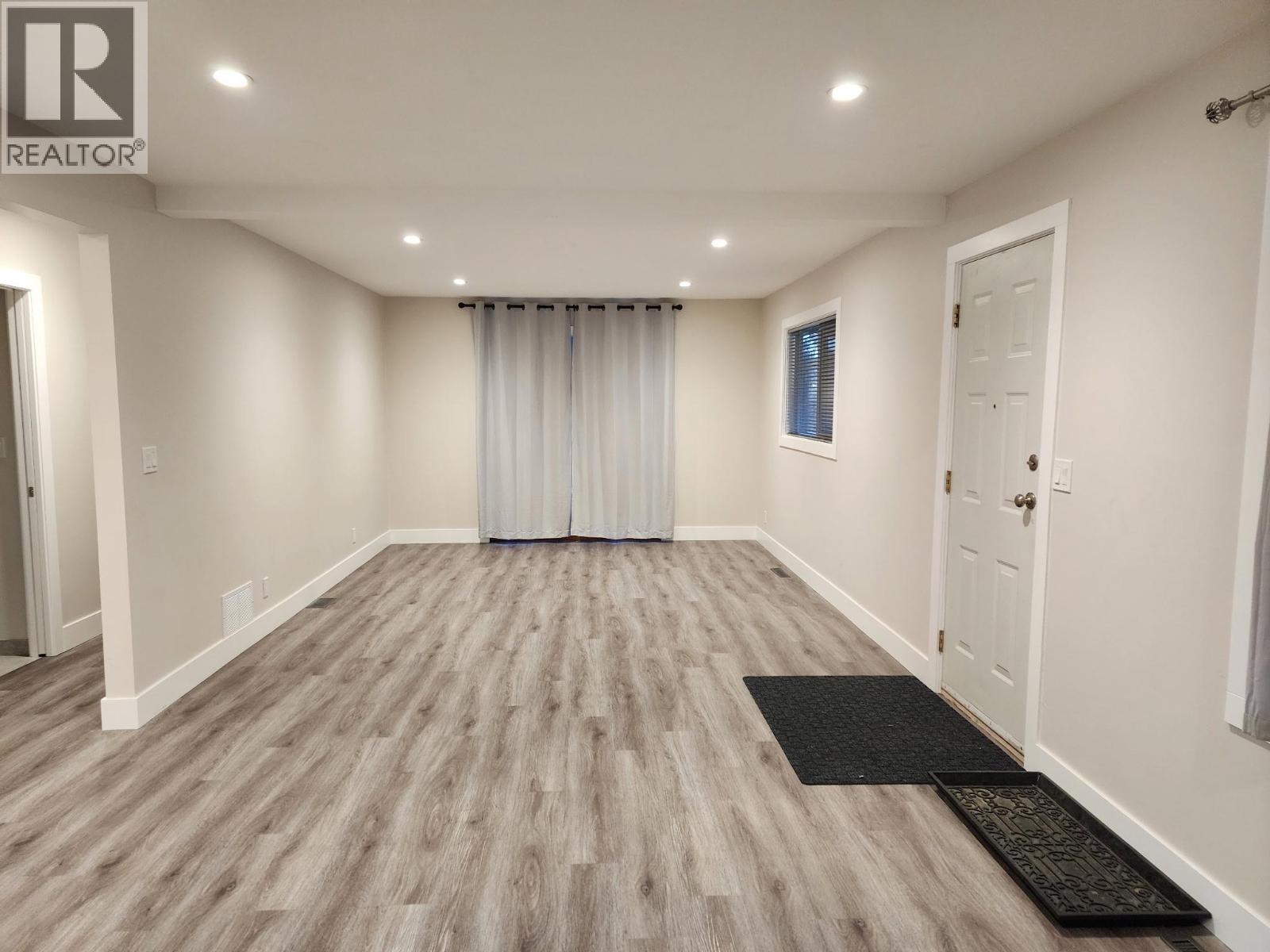 5565 Okanagan Landing Road - 5