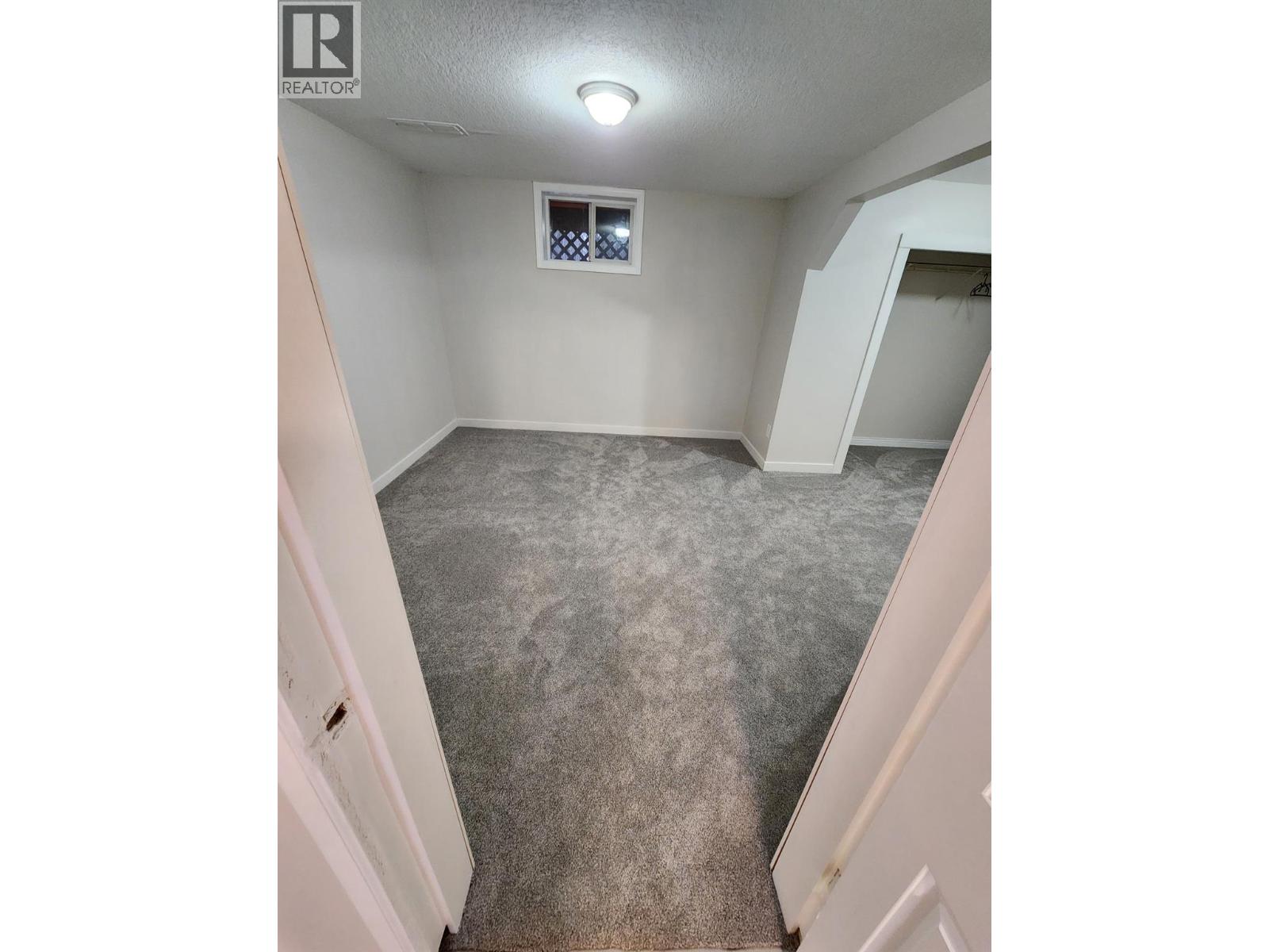 5565 Okanagan Landing Road - 14