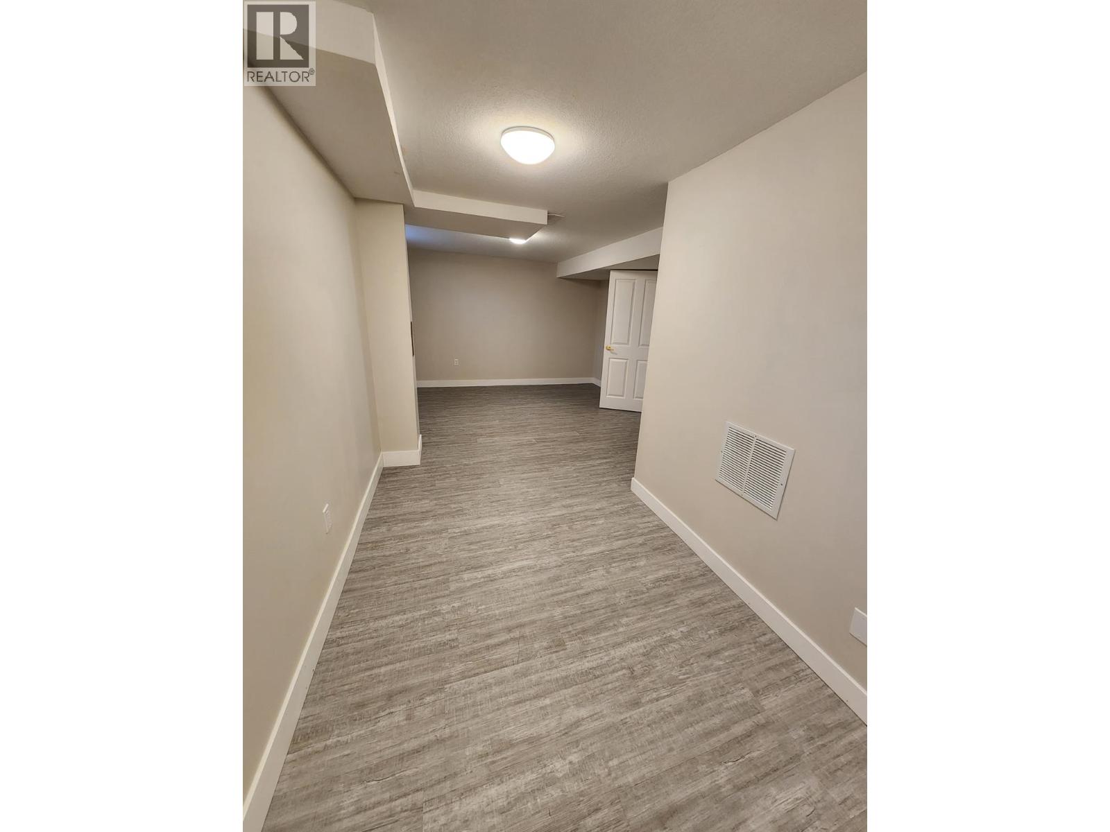 5565 Okanagan Landing Road - 15