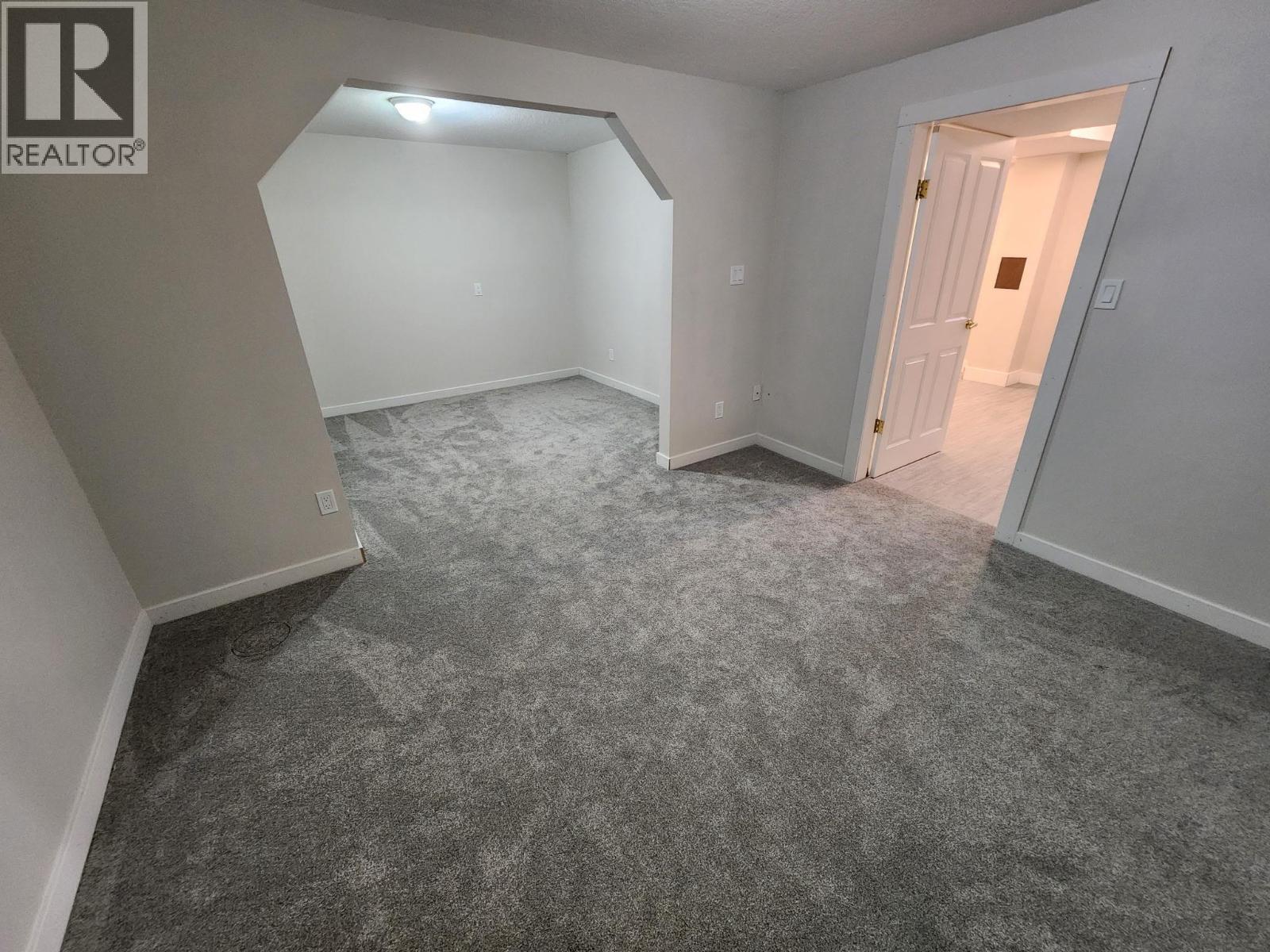 5565 Okanagan Landing Road - 10