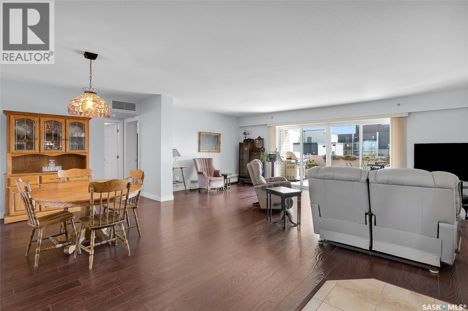 #Penthouse B 537 4th AVENUE N - 9