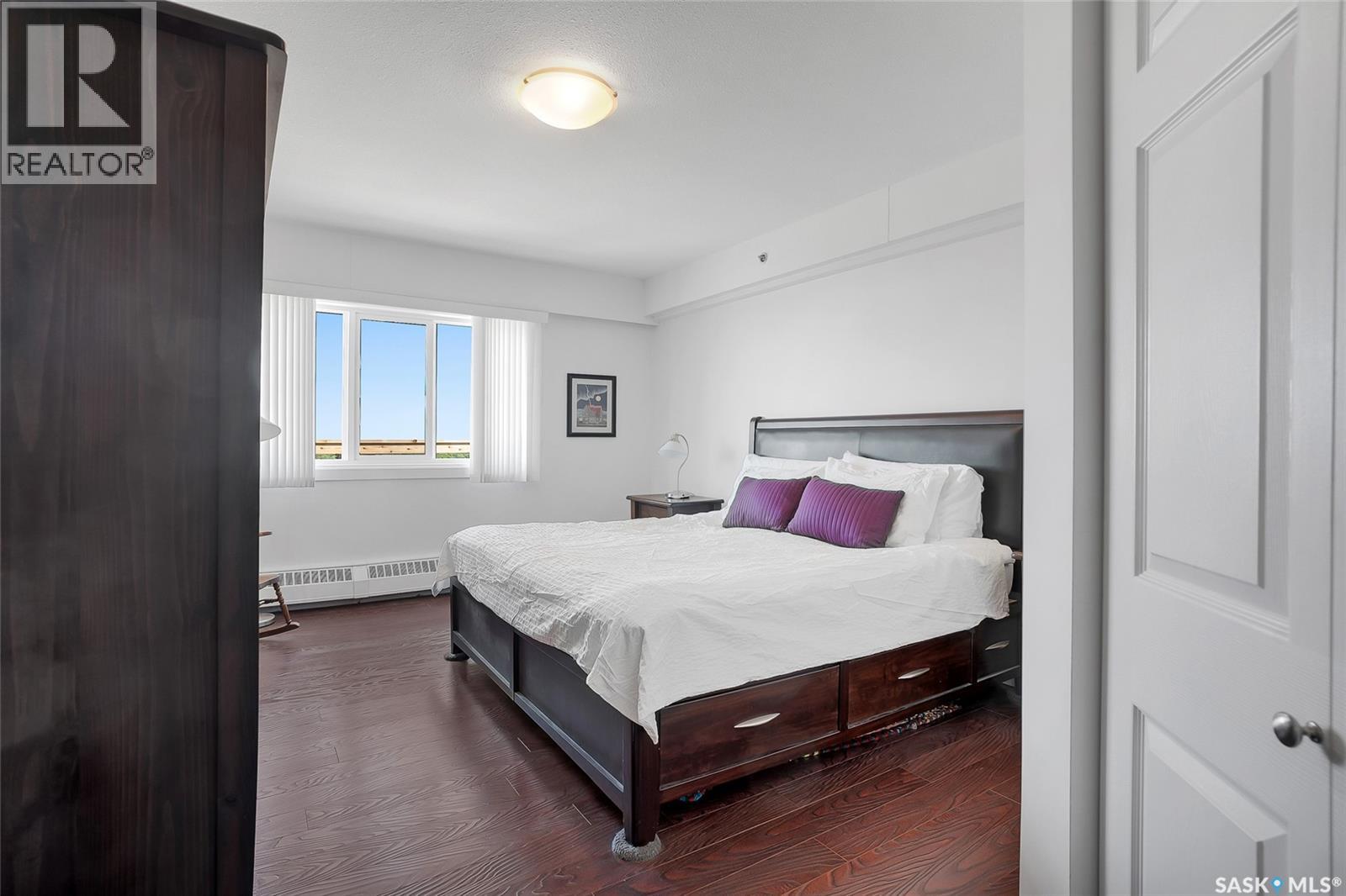 #Penthouse B 537 4th AVENUE N - 21