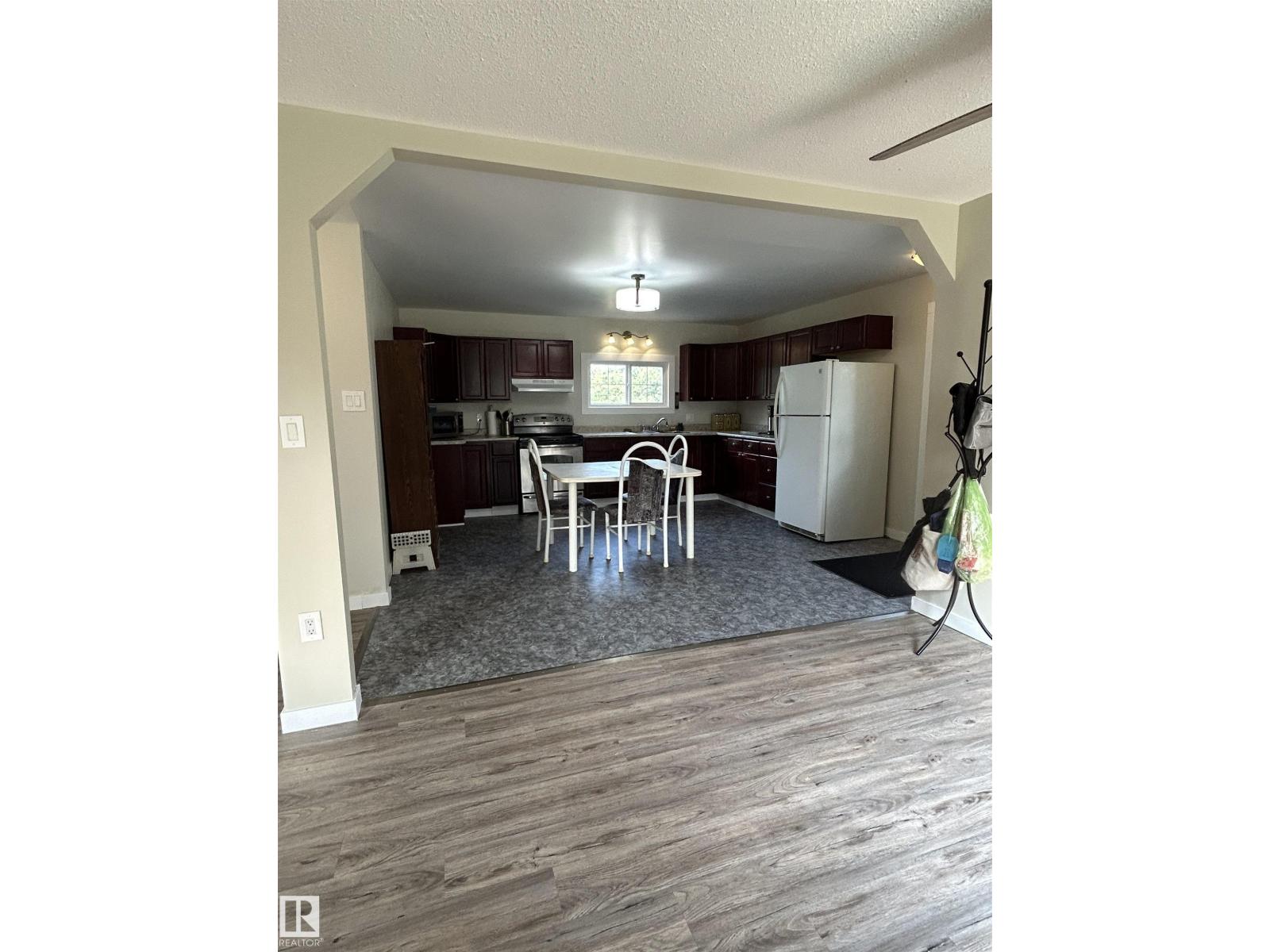 3 56408 Hwy 28 - 16