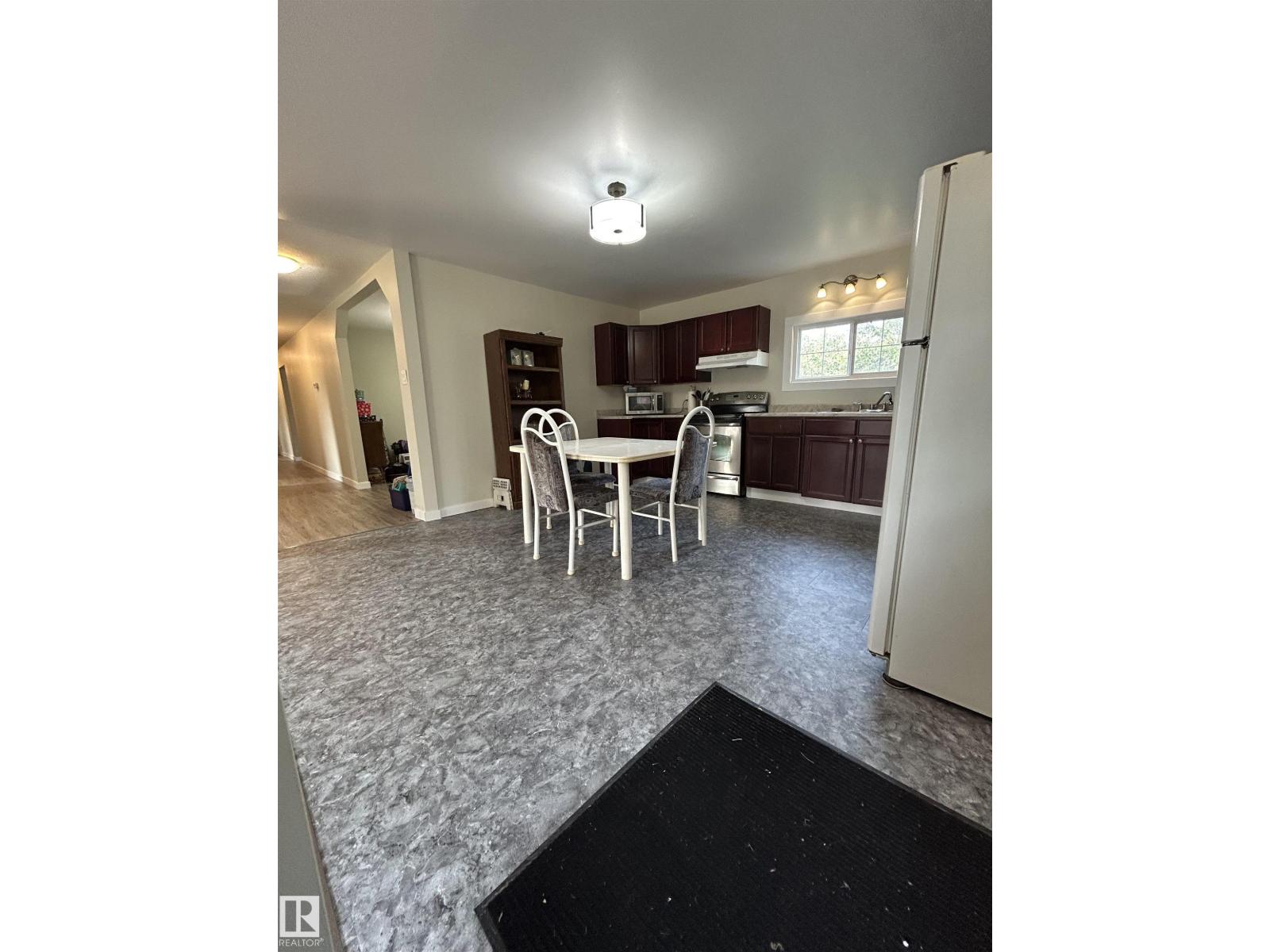 3 56408 Hwy 28 - 11