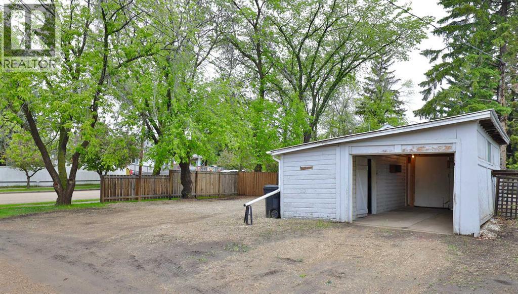 4624 56 Street - 35
