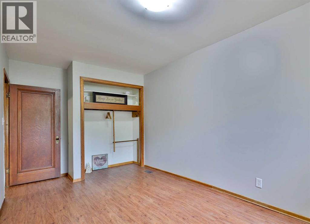 4624 56 Street - 10
